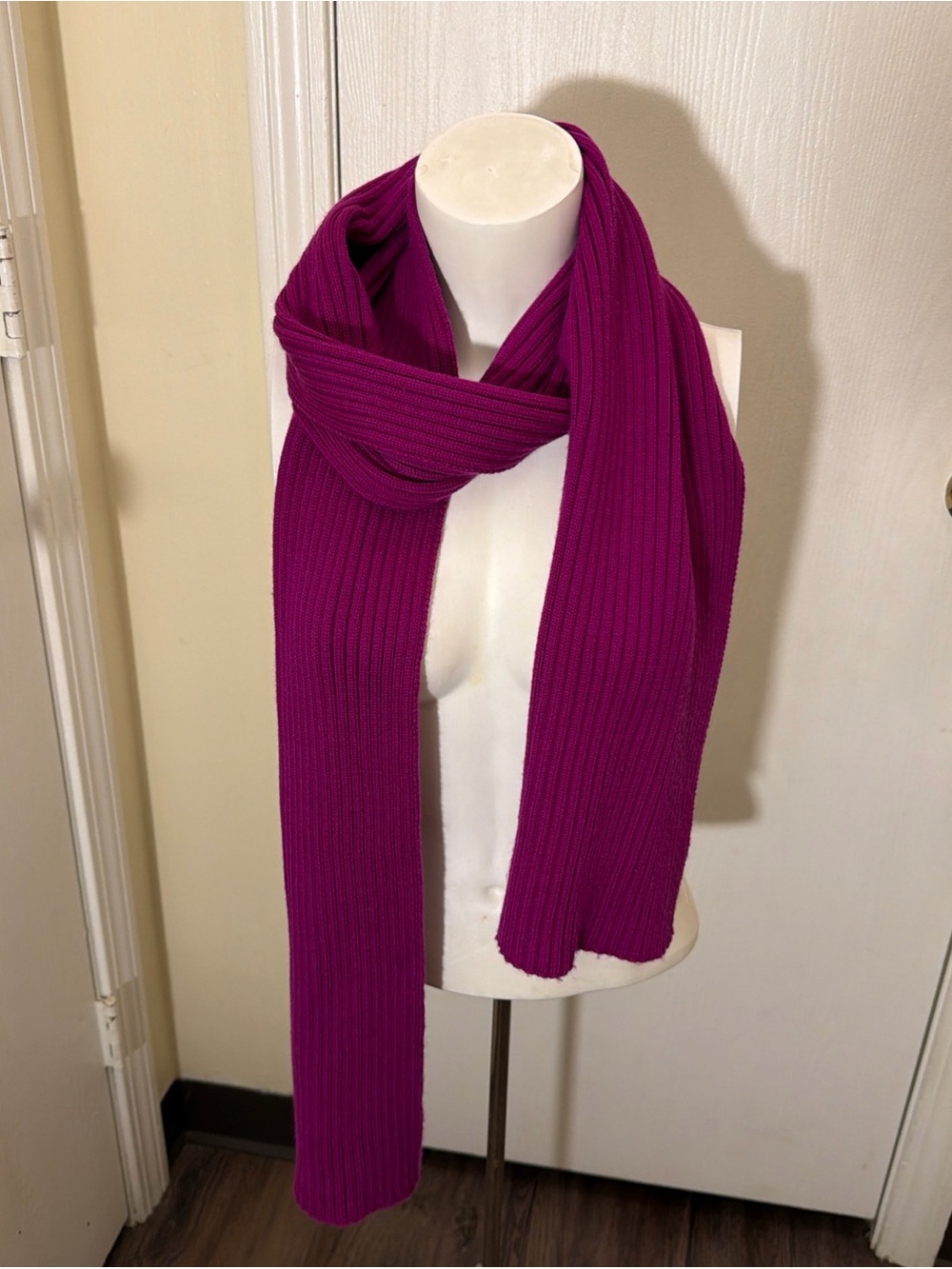 Vintage Eileen Fisher Scarf 100% Merino Wool Italian Yarn Fuchsia Thick Ribbed
